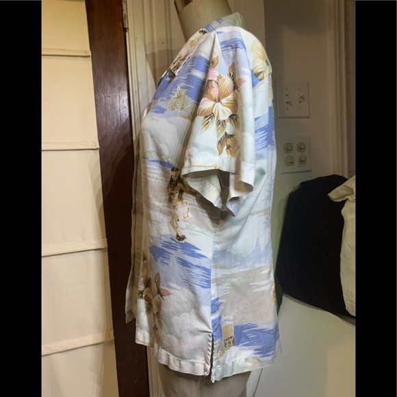 Hilo Hattie small button down shirt - Picture 5 of 6